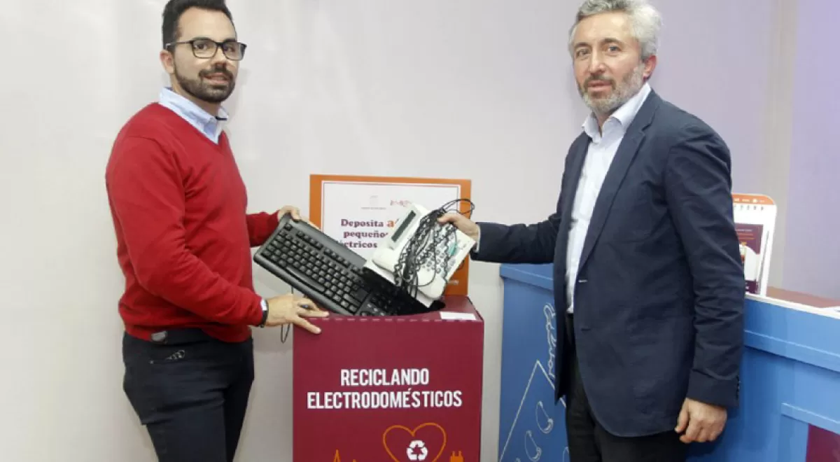 Lanzarote despliega 60 contenedores para aumentar el reciclaje de pequeños residuos electrónicos