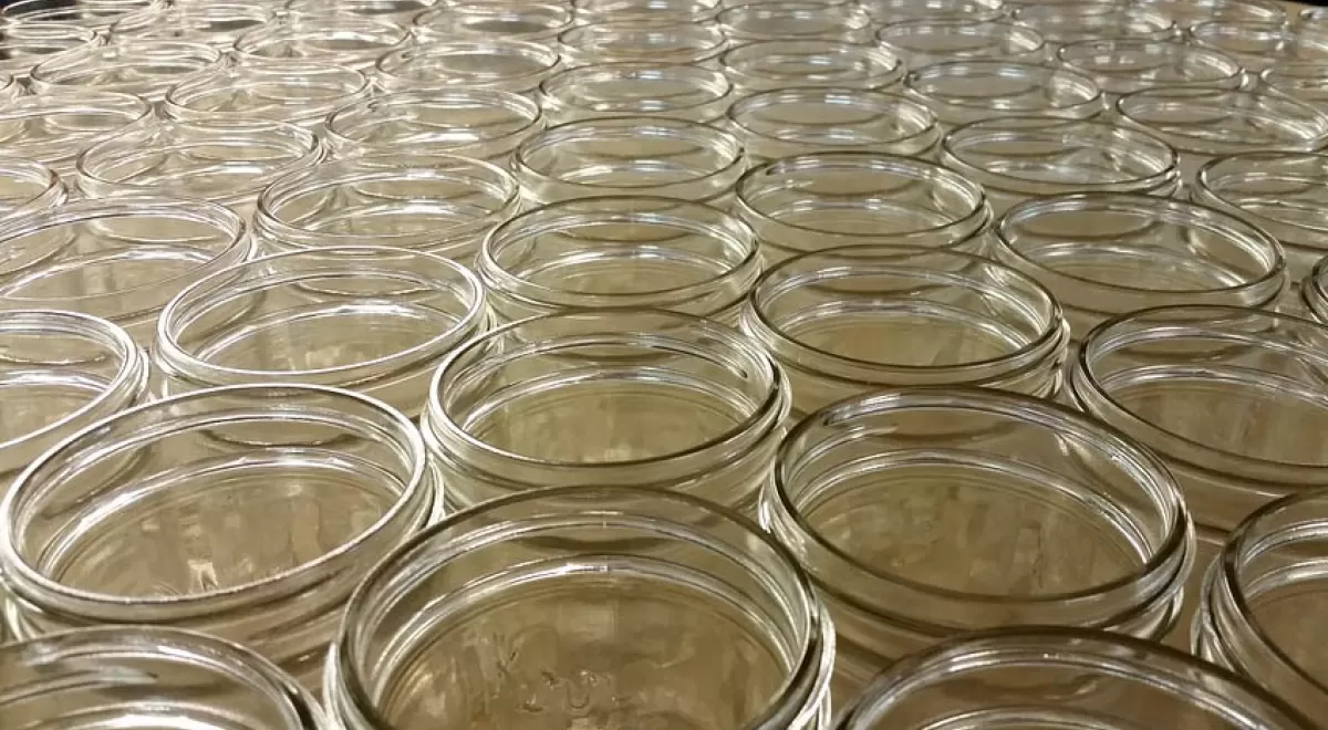 Los envases de vidrio son cada vez más ligeros y resistentes