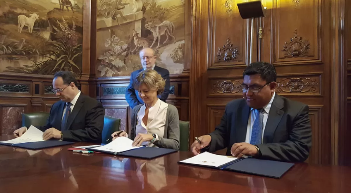 España y Bolivia firman un Memorando de entendimiento para cooperación en seguridad de presas