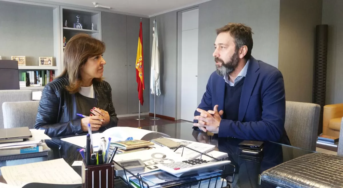 Augas de Galicia se compromete a analizar la posibilidad de completar la red de abastecimiento en Vilasantar