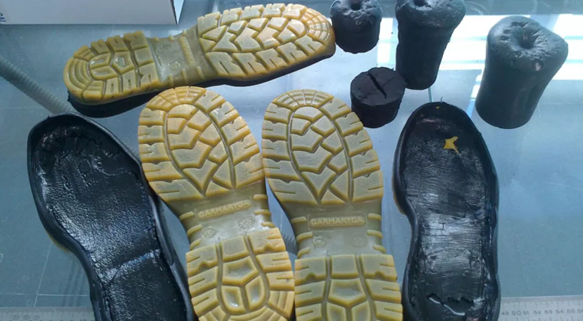Obtienen espumas de poliuretano recicladas para la fabricación de nuevas suelas para calzado