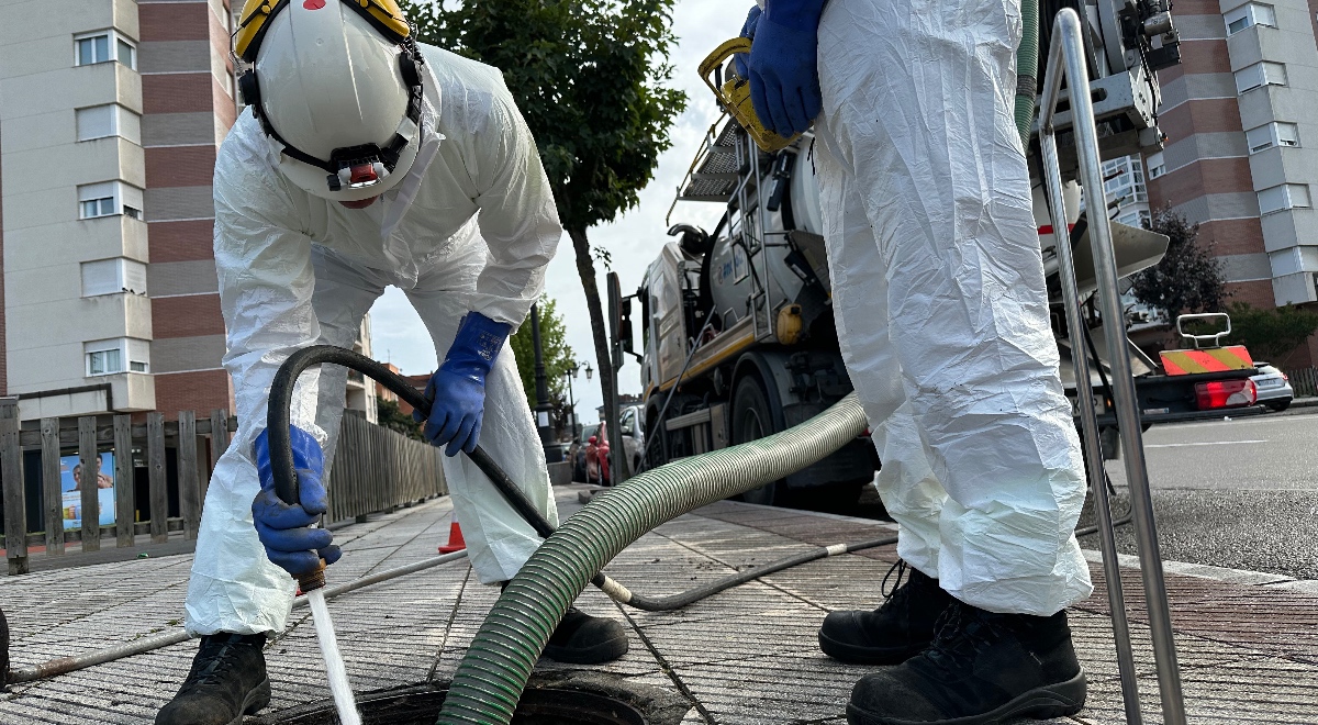 La campaña ‘No te enredes’ de Aqualia recuerda que el cabello también daña depuradoras y redes de saneamiento – RETEMA