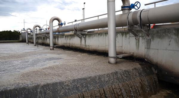 La Comisión Europea ha rebajado el importe de la multa que España paga por el deficiente tratamiento y depuración de aguas residuales urbanas