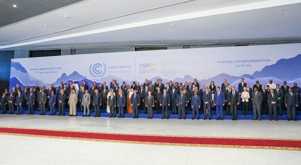 Presidentes y jefes de Estado reunidos en la COP27