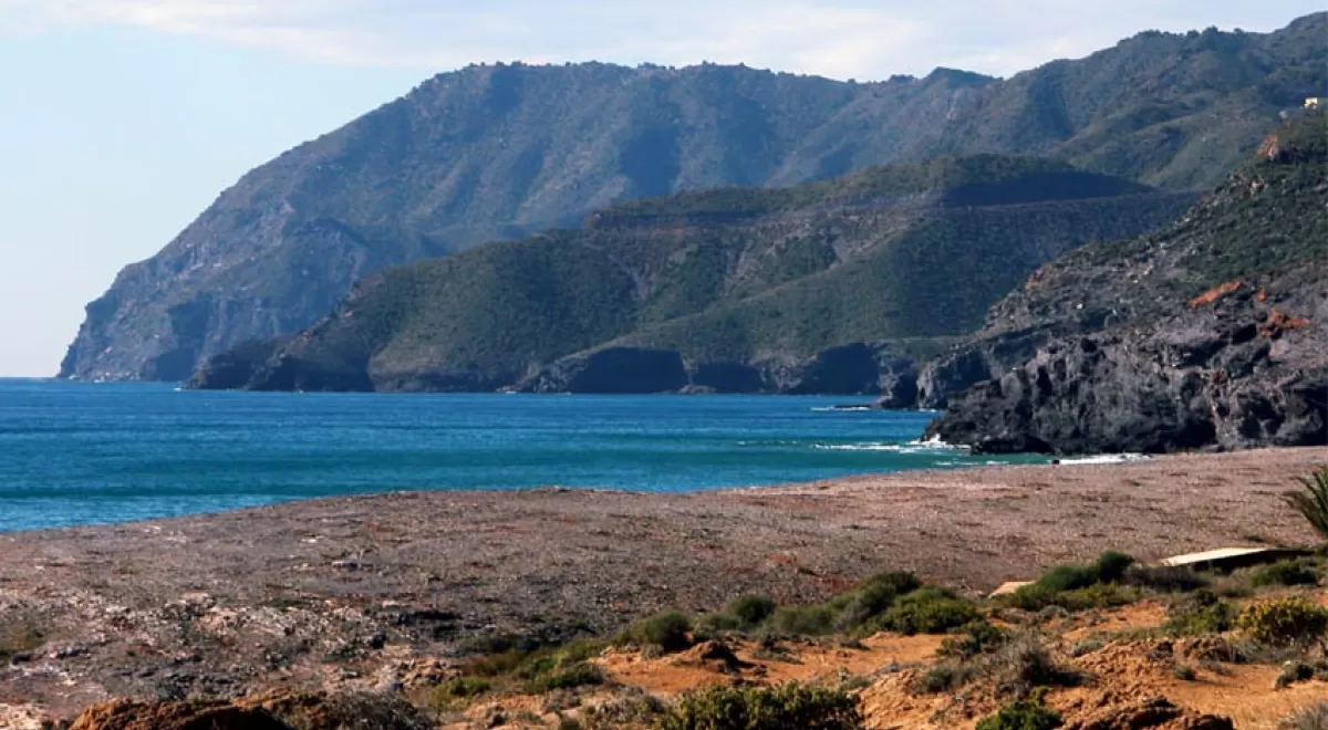 La Región de Murcia inicia la contratación de la red de control de la calidad de las aguas litorales