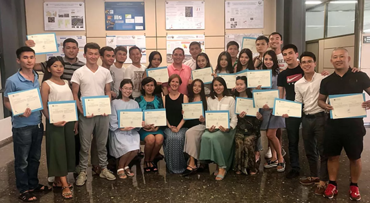 Investigadores del IIAMA imparten un curso a alumnos de la Universidad de Kazajistán