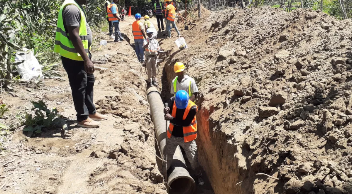 Incatema completa la instalación de tuberías en la obra para llevar agua potable Hinche