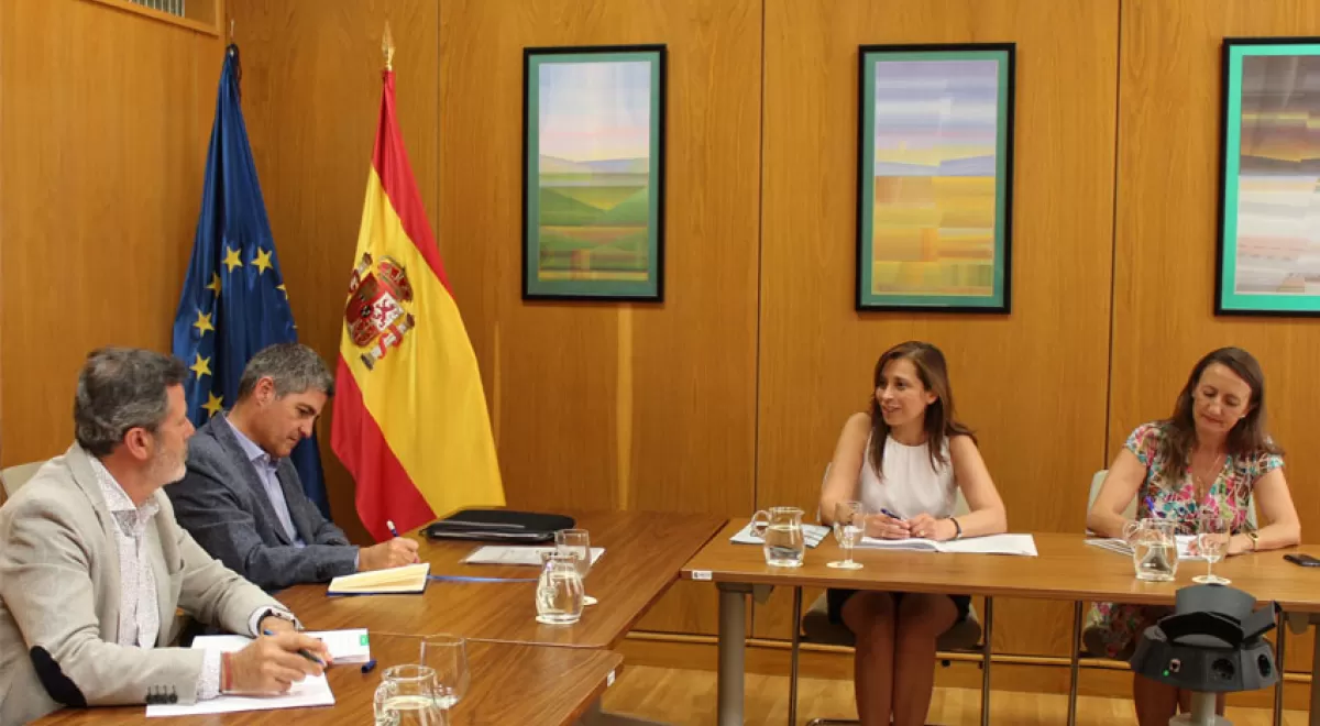 Liana Ardiles se reúne con el Gobierno de Extremadura para tratar el Pacto Nacional del Agua