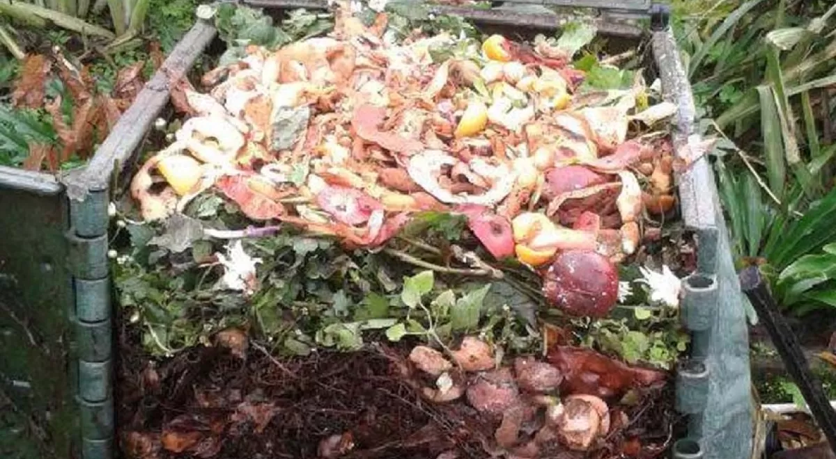 Ya son más de 5.000 los compostadores repartidos con el programa de compostaje doméstico de Sogama