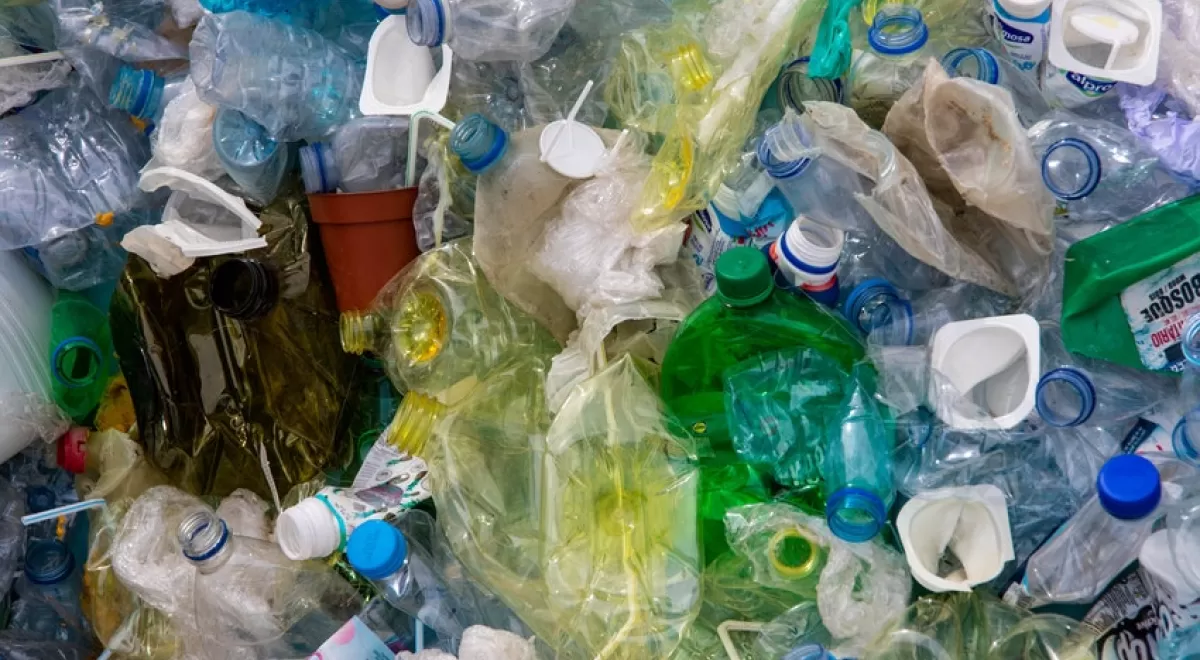 La Comisión Europea adopta nuevas reglas para la importación y exportación de residuos plásticos