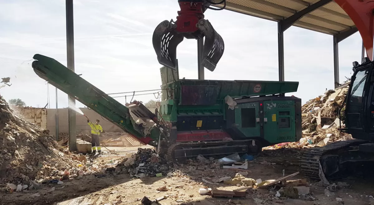 Demo en Madrid de la trituradora HAAS TYRON 2000 XL