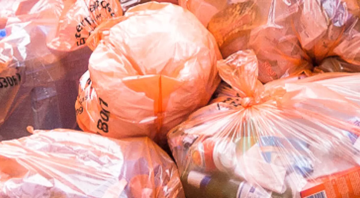 Tres estudios pioneros permiten determinar al detalle la composición de la bolsa de basura tipo en Cataluña