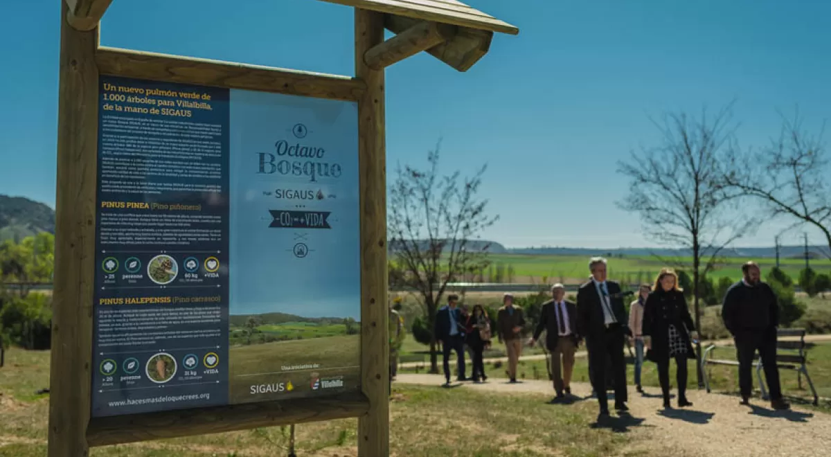 SIGAUS y representantes municipales visitan la plantación del 8º Bosque en el municipio madrileño de Villalbilla