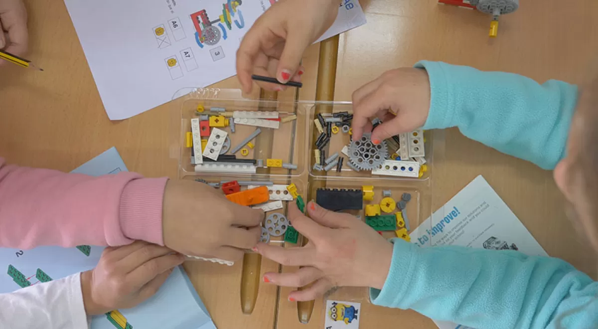 Aquae STEM ya está integrado en medio centenar de colegios fomentando las vocaciones STEM entre las niñas