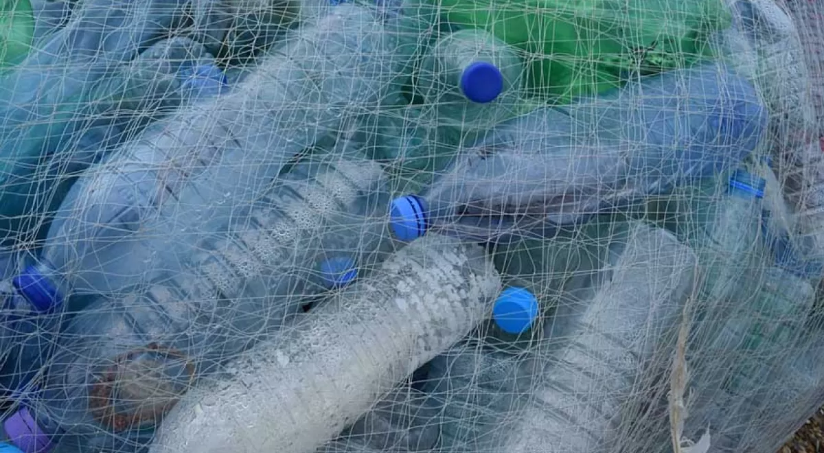 El sector pesquero español se propone retirar 200 toneladas de residuos del mar cada año