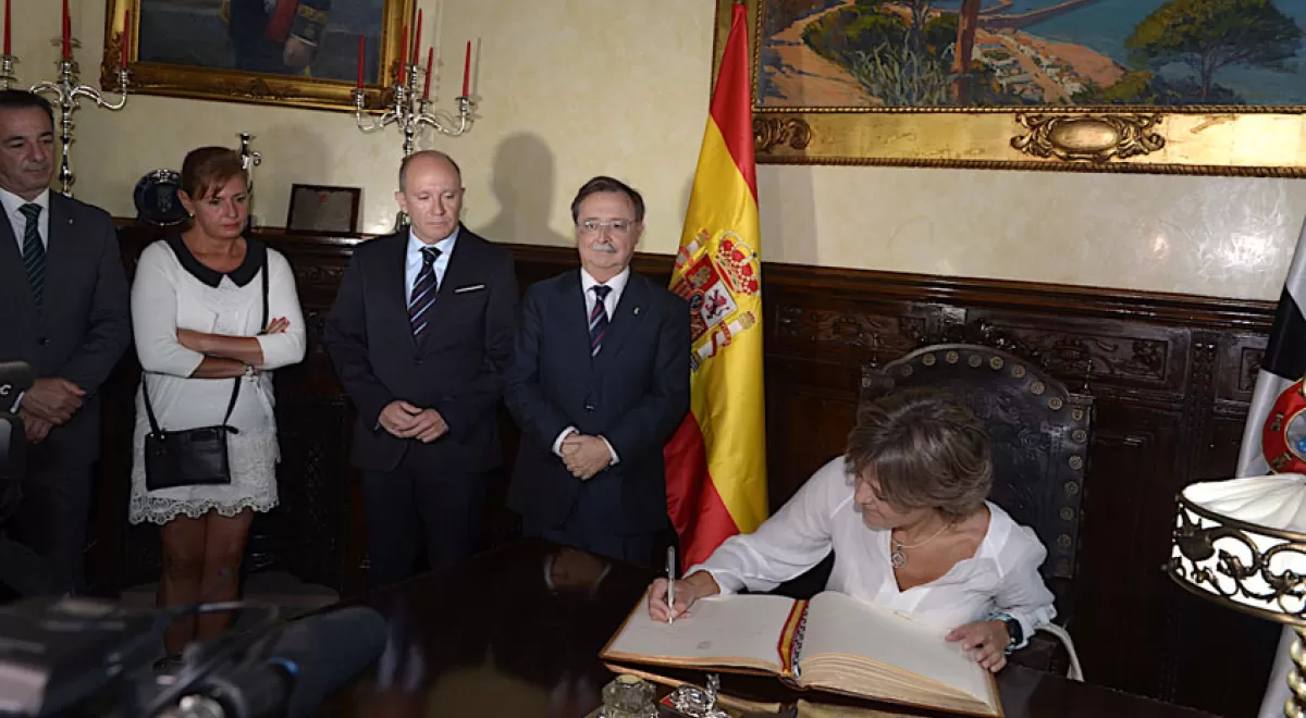 Isabel García Tejerina visita Ceuta para firmar dos convenios de colaboración con la ciudad autónoma