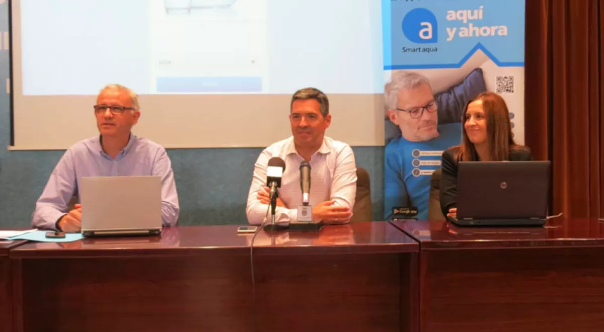 Ayuntamiento y Aqualia presentan en Rota \"Smart aqua\", la app más completa para el Servicio de Aguas
