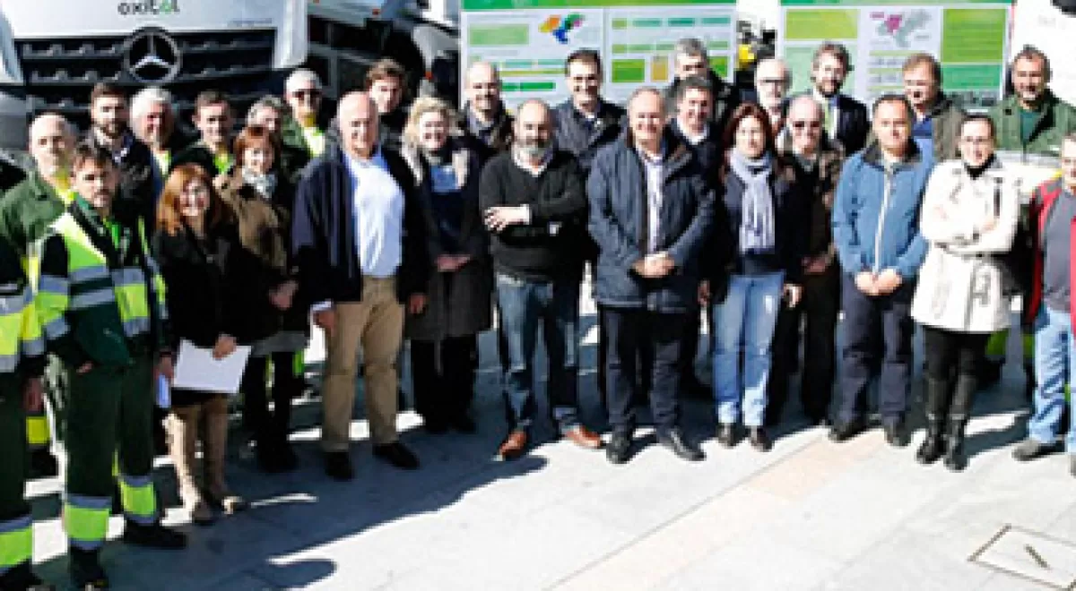 El Gobierno de Cantabria presenta el nuevo servicio de recogida de residuos de la fracción resto en la zona occidental