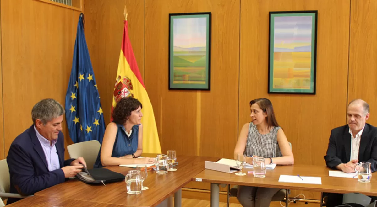 La directora de Recursos Hídricos de Baleares re reúne con Liana Ardiles para tratar el Pacto Nacional del Agua