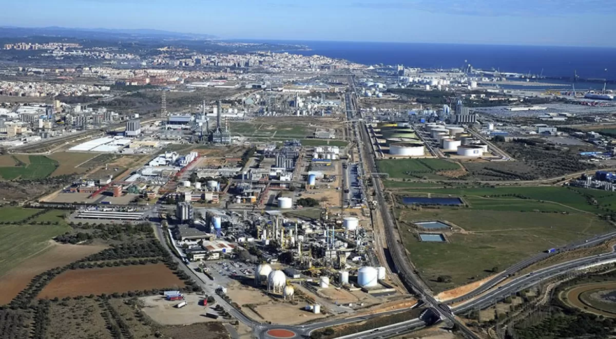Aqualia construirá y gestionará la depuradora del polígono petroquímico de Tarragona