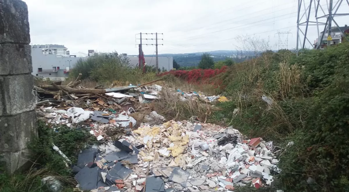 Arrancan los trabajos de limpieza de 15 puntos de vertido incontrolado en Lugo y A Pastoriza