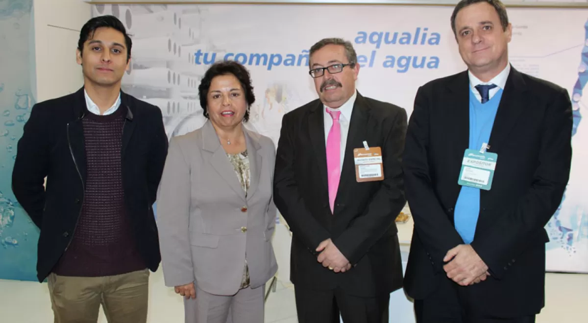 La ministra chilena de Minería se interesa por la planta de reutilización de Huechún, realizada por Aqualia