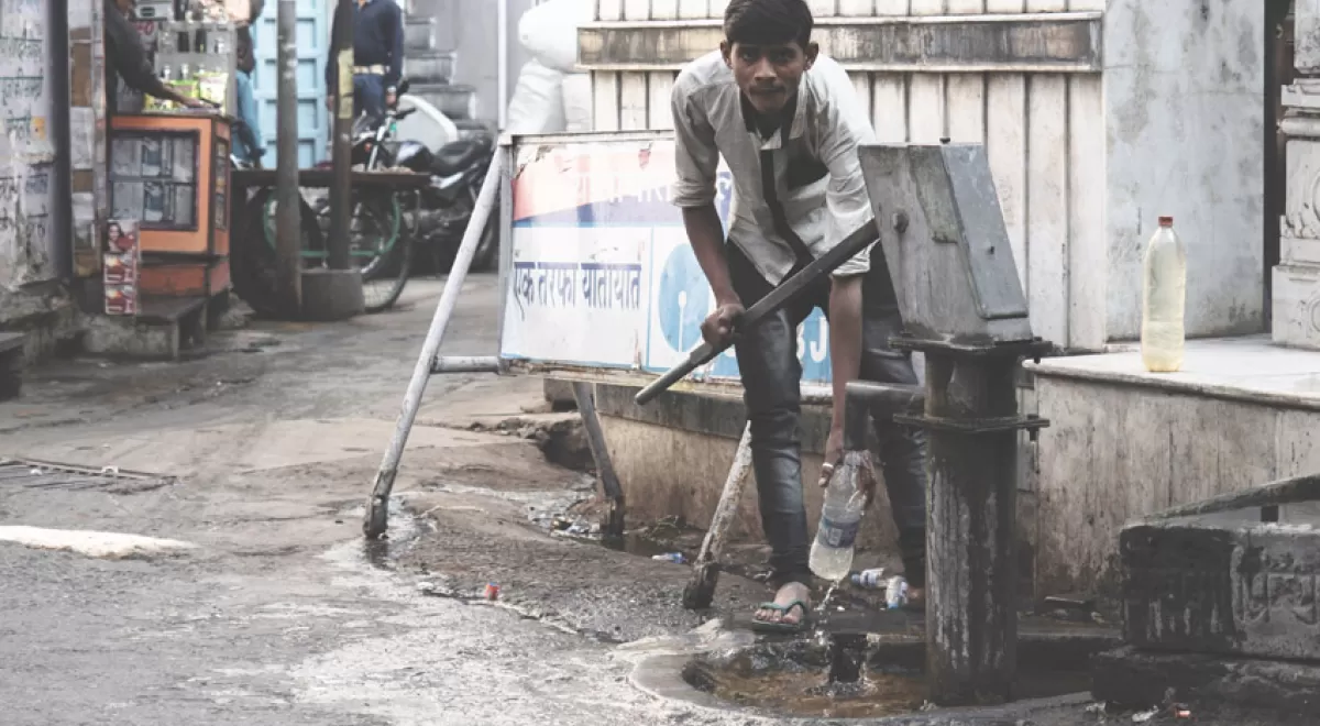 ¿Qué compromete el ‎saneamiento y abastecimiento de agua en los países más pobres del ‎mundo?