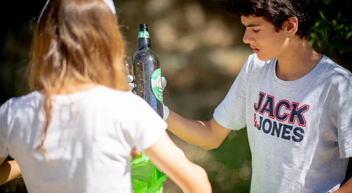 Cerca de 13.000 voluntarios se movilizan para limpiar de basuraleza más de 450 espacios naturales