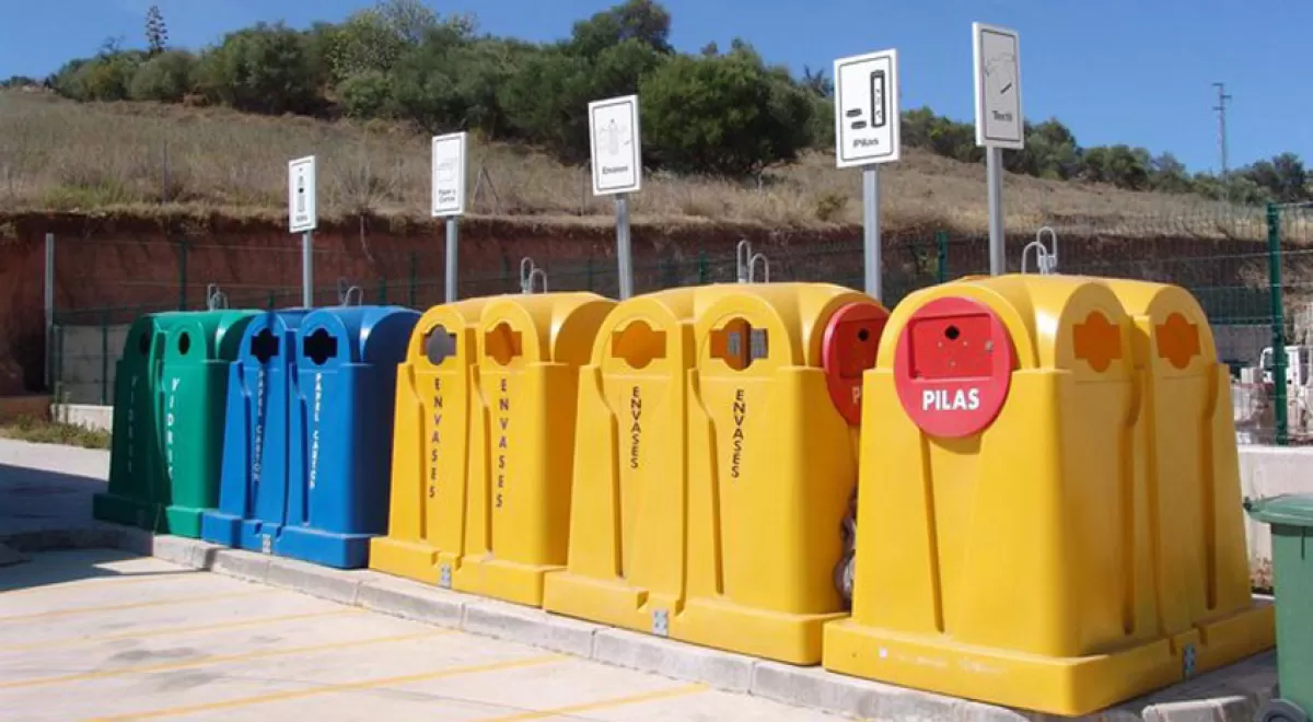 Junta de Andalucía, FAMP y Ecoembes abordan la gestión de los envases