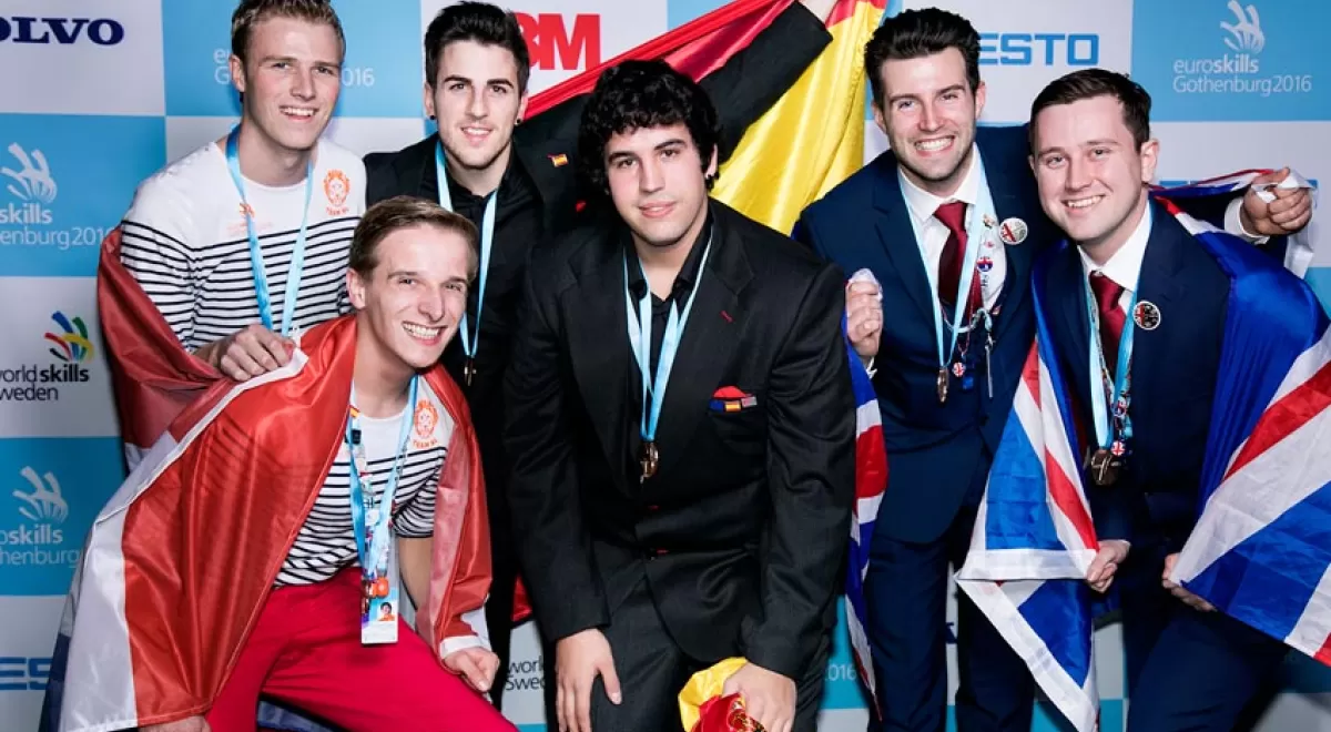 El equipo español gana el oro en la especialidad de Mecatrónica, patrocinada por Festo, en los EuroSkills 2016