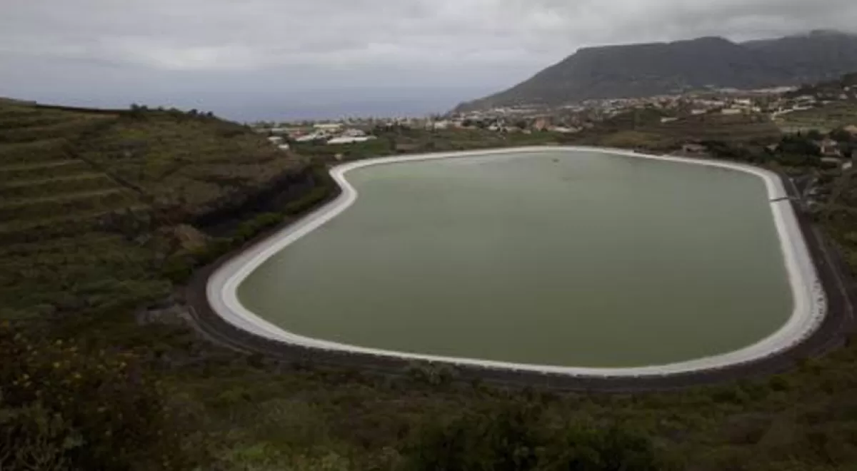 El agua regenerada ayuda al nuevo récord de las balsas de Tenerife, con el 87% de almacenamiento