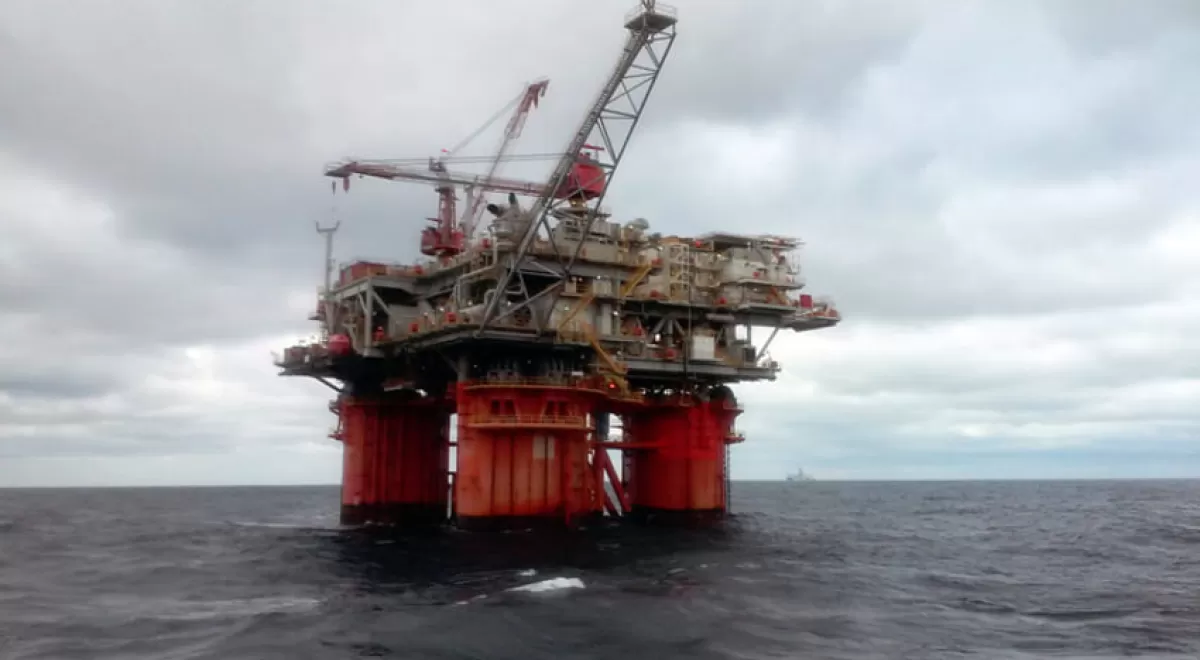 El metano emitido por plataformas marinas de extracción de hidrocarburos es detectado por primera vez