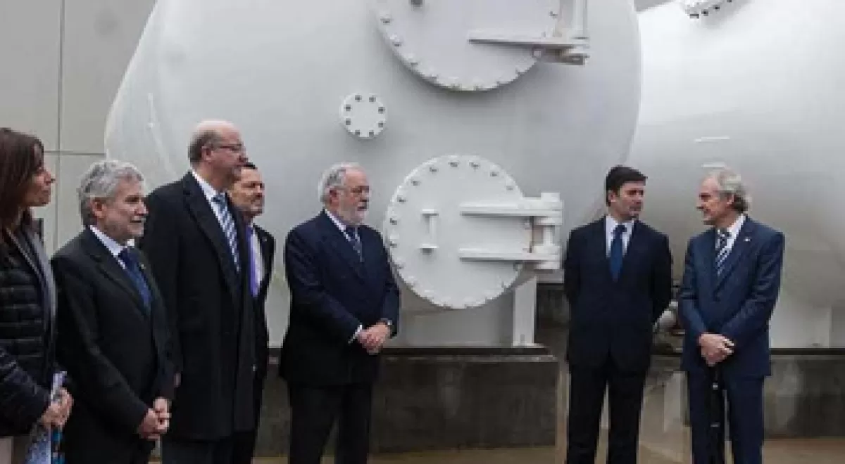 Arias Cañete afirma en la inauguración de la ETAP de Ourense que Galicia recibirá más de 165 millones de euros en proyectos hídricos Arias Cañete afirma en la inauguración de la ETAP de Ourense que Galicia recibirá más de 165 millones de euros en proyectos hídricos