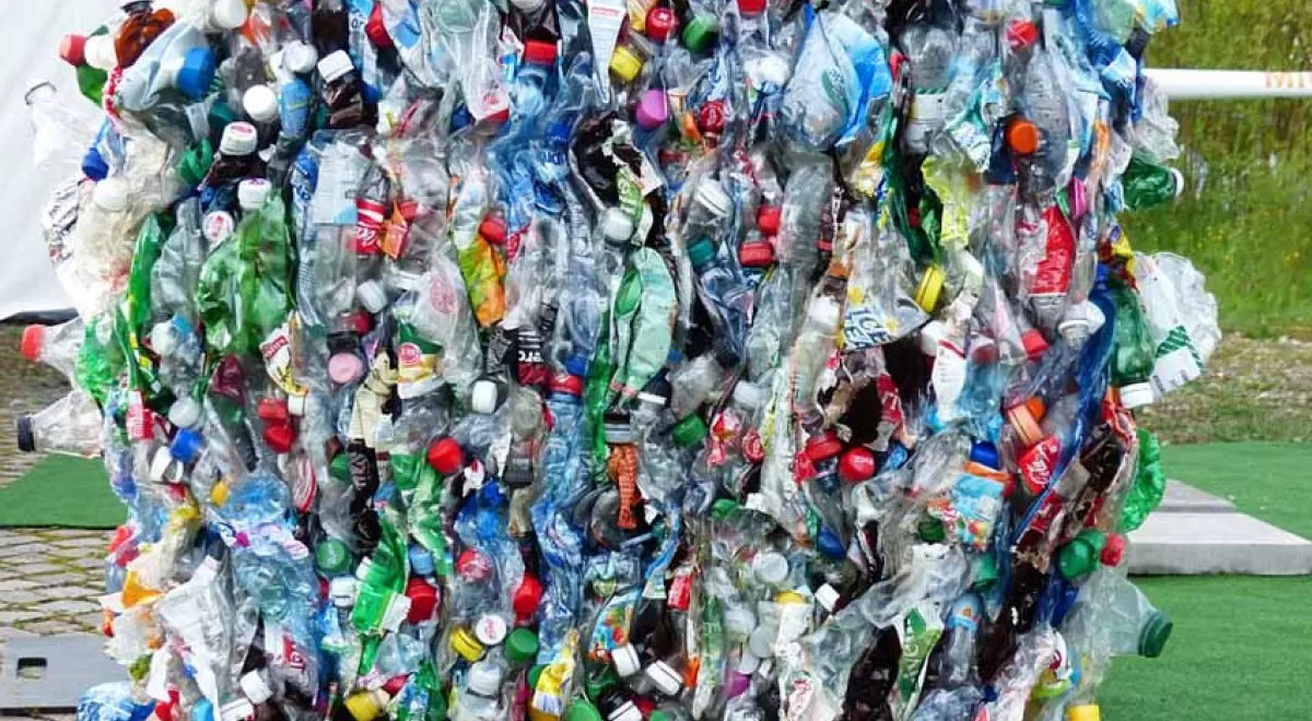 El reciclaje de plástico supera al vertido por primera vez en España