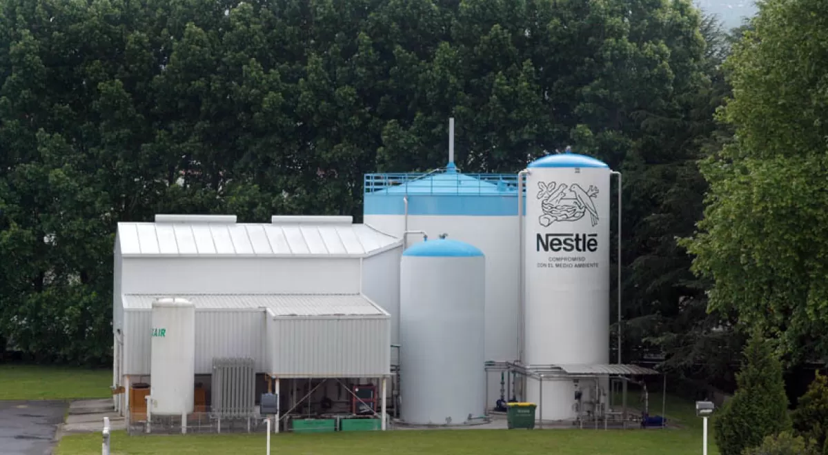 Nestlé logra reducir en un 64% el uso de agua en sus fábricas