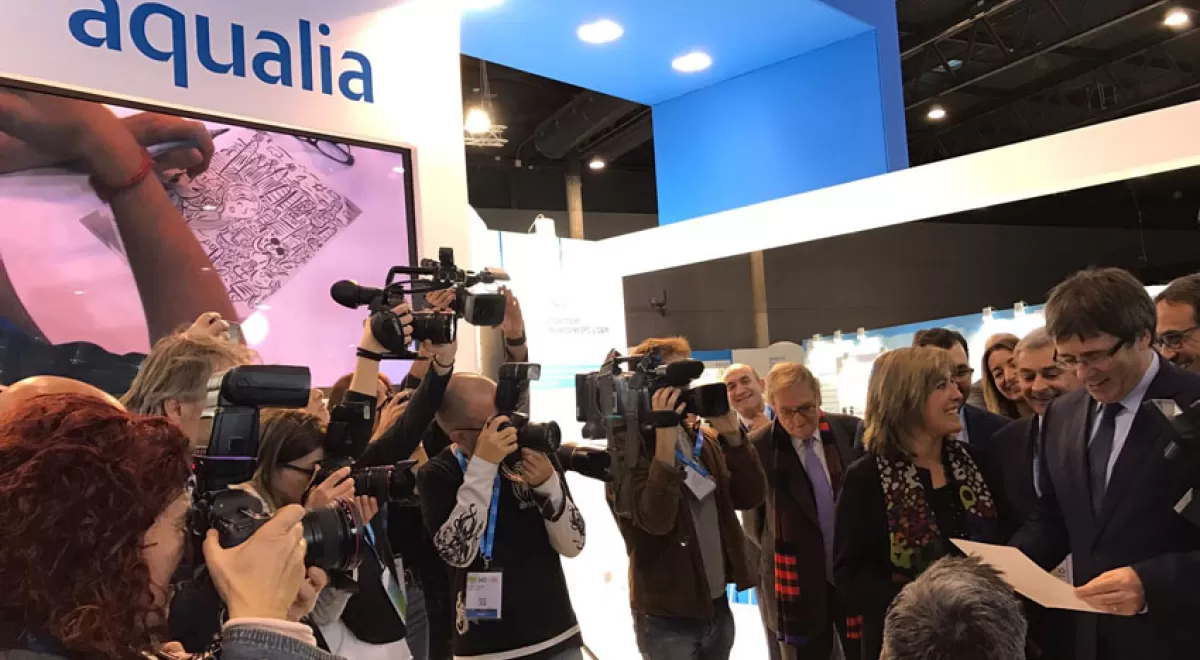 Aqualia recibe a Carles Puigdemont durante la inauguración de la primera edición de Iwater