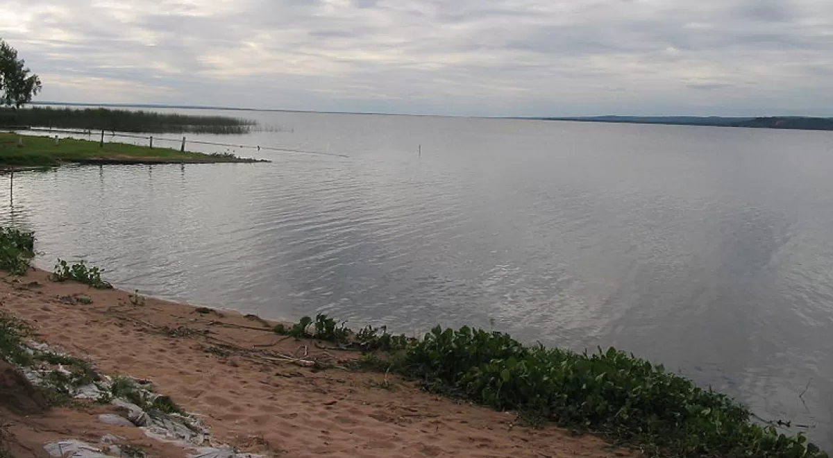 Drones para monitorizar el nivel de contaminación del lago Ypacaraí en Paraguay