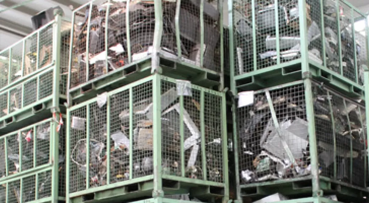 Un acuerdo entre fabricantes, comercios y gestores de residuos permitirá reciclar 17.000 toneladas de RAEE en Andalucía