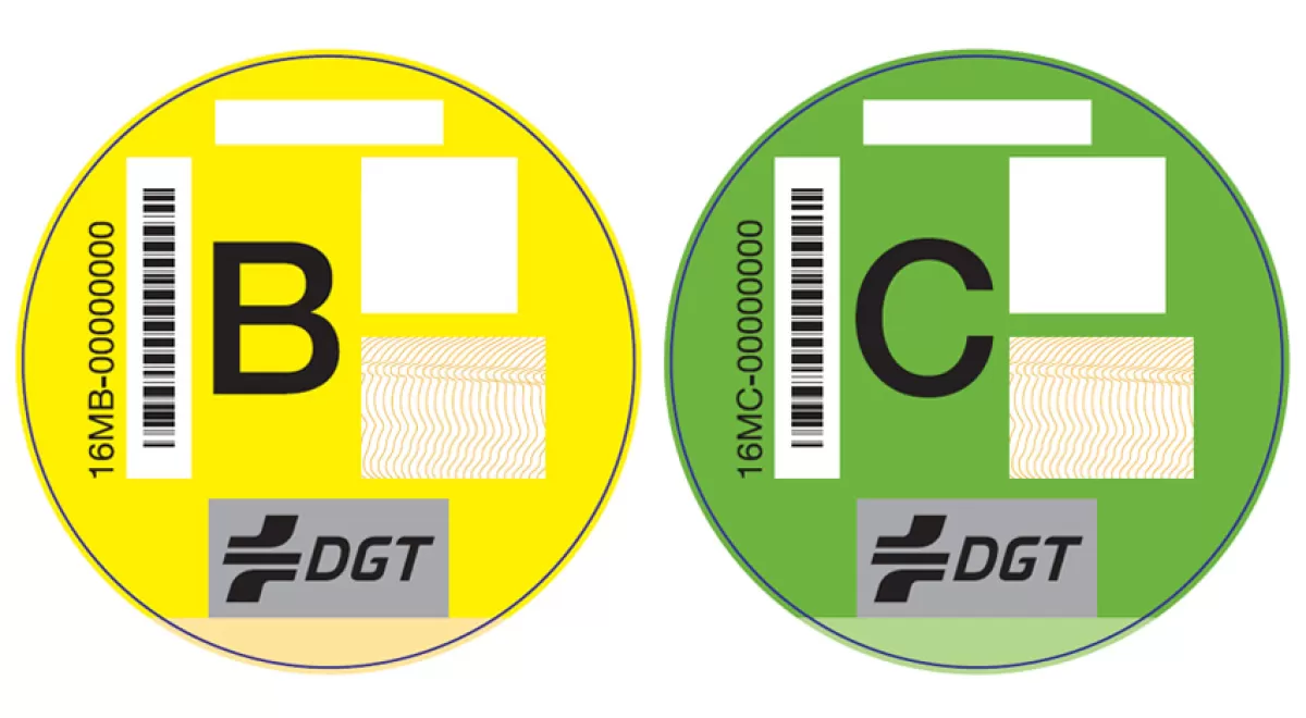 La DGT envía distintivos ambientales a los titulares de 4,3 millones de vehículos