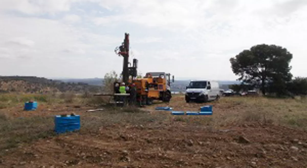 Los trabajos de control de los terrenos de ERCROS en Flix se siguen desarrollando según las previsiones