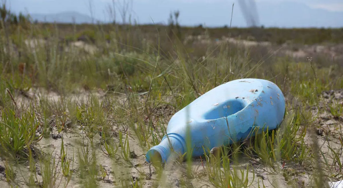 Libera analiza 12.000 residuos abandonados en la naturaleza en la primera campaña de littering terrestre