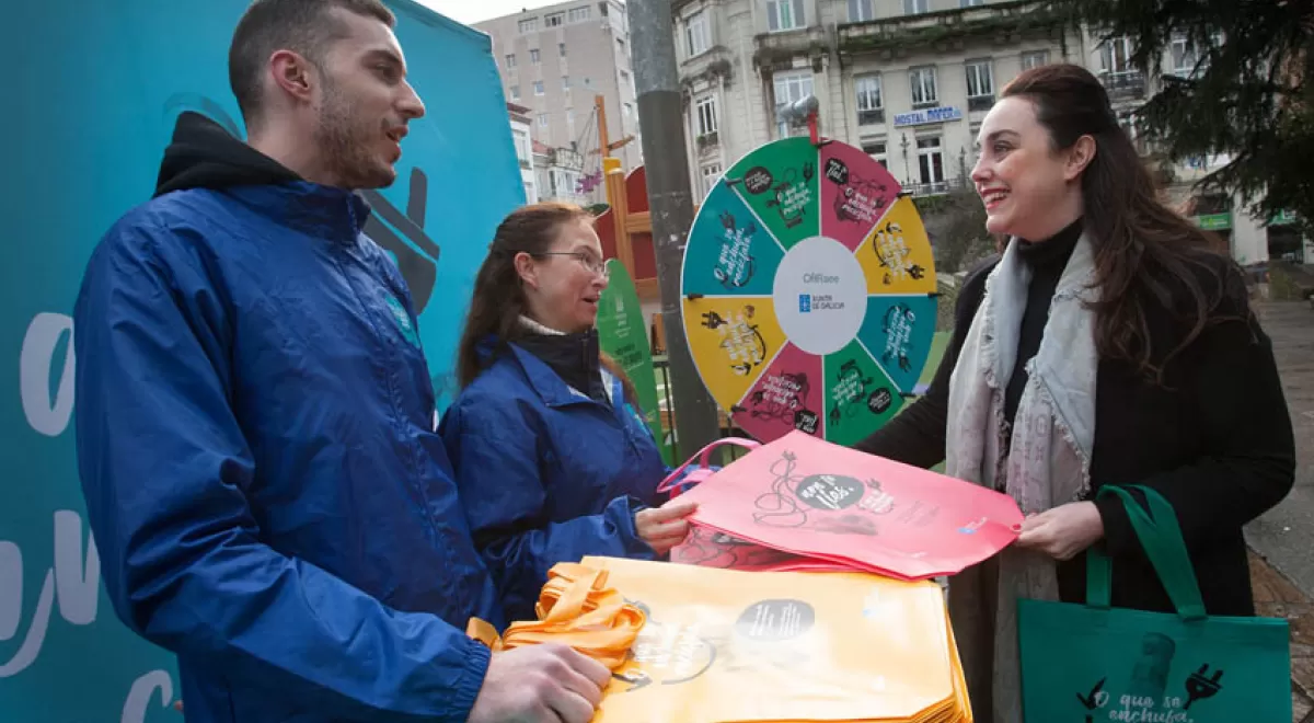 Más de 1.300 personas visitaron en Santiago la campaña \'Lo que se enchufa, se recicla\'