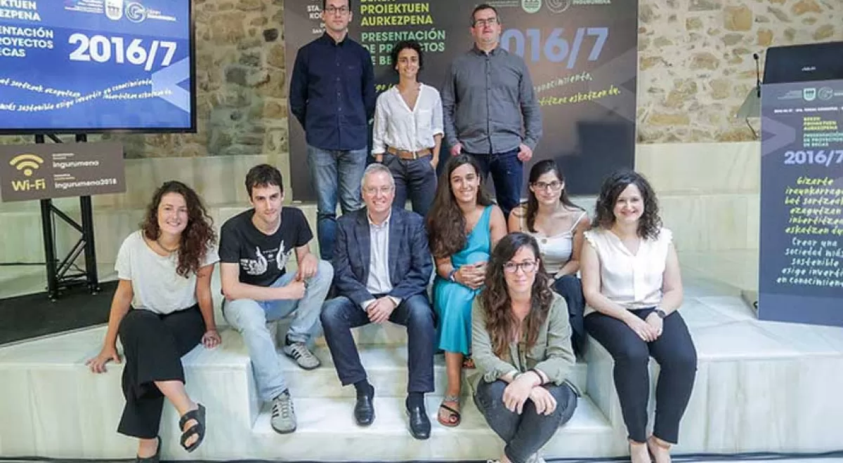 Nueve jóvenes investigadores presentan sus proyectos para impulsar la economía circular en Gipuzkoa