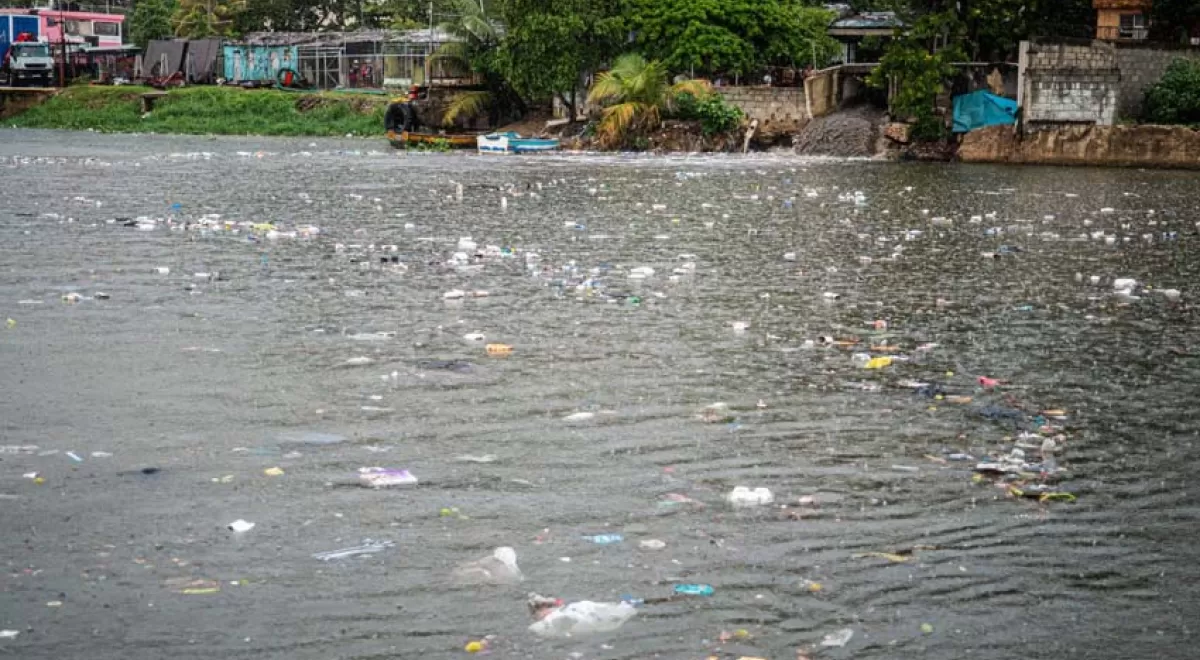 ¿Por qué los ríos son la clave para detener la contaminación por plásticos?