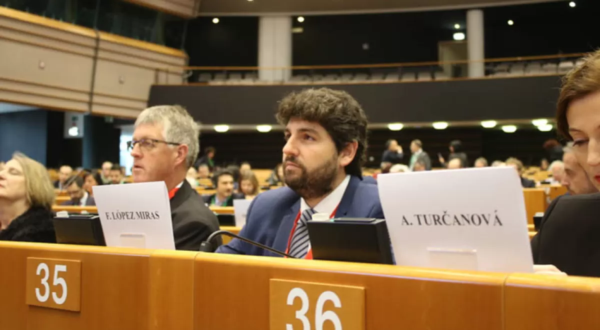 López Miras lleva al Parlamento Europeo el problema del agua de la Región de Murcia