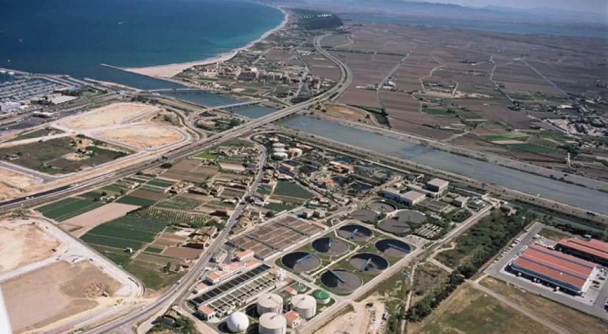 Licitado el servicio de saneamiento y depuración de aguas de Pinedo por 86 millones de euros