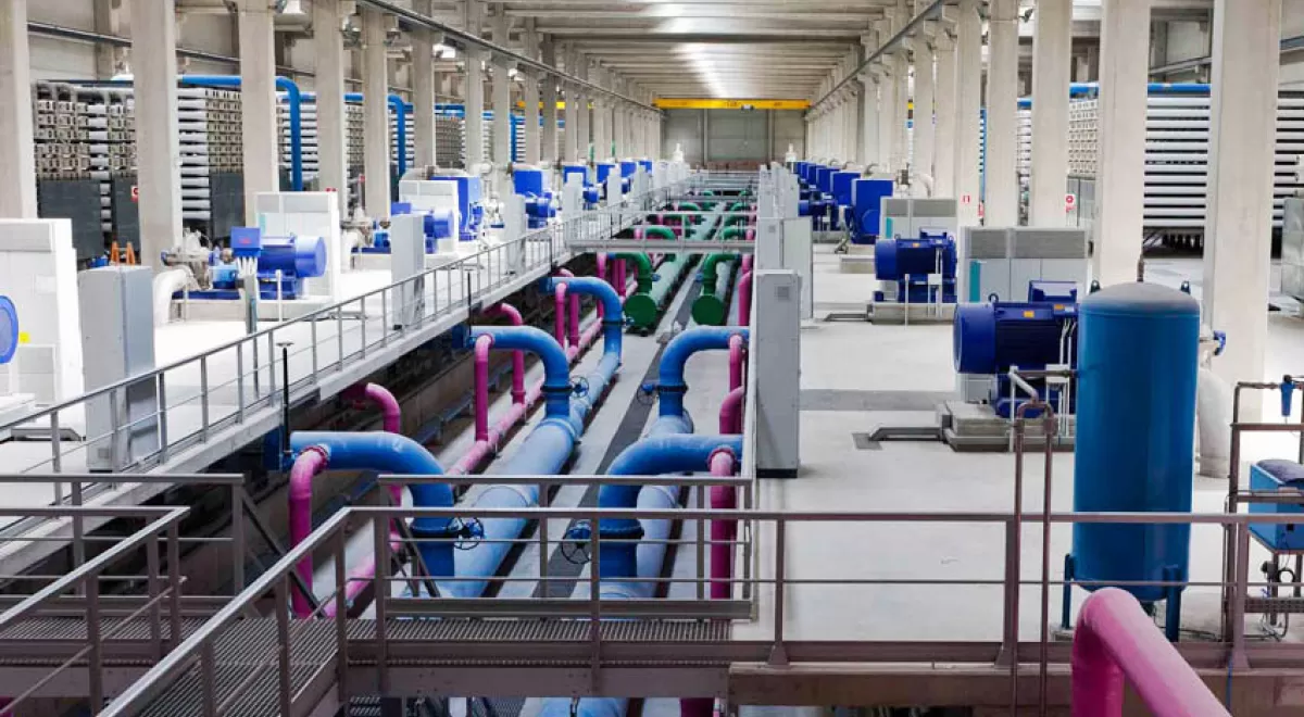 Murcia apunta al reparto de costes de la desalación como uno de los desafíos en la gestión del agua