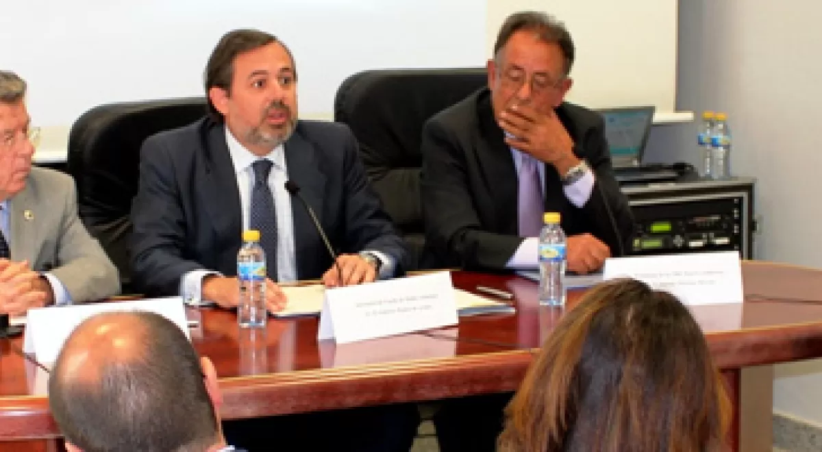 Federico Ramos firma un convenio con los regantes de Lorca y Puerto Lumbreras para el desarrollo de las obras de distribución de agua desalada al Valle del Alto Guadalentín (Murcia)