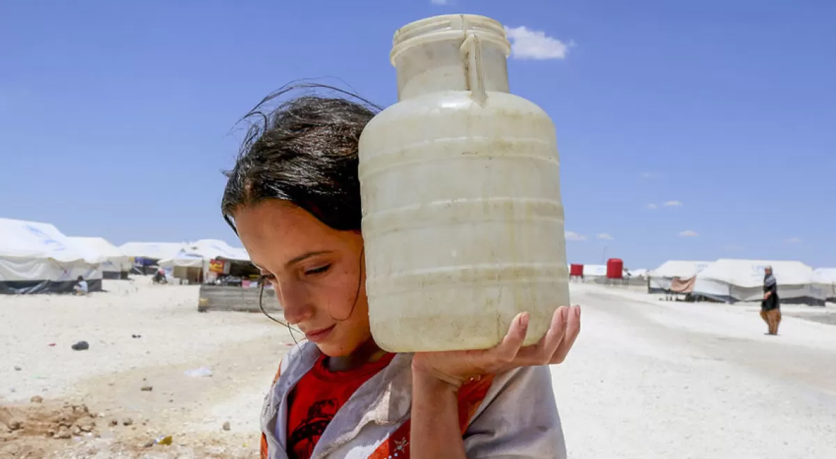 La falta de agua potable mata más niños que las balas en los países en conflicto