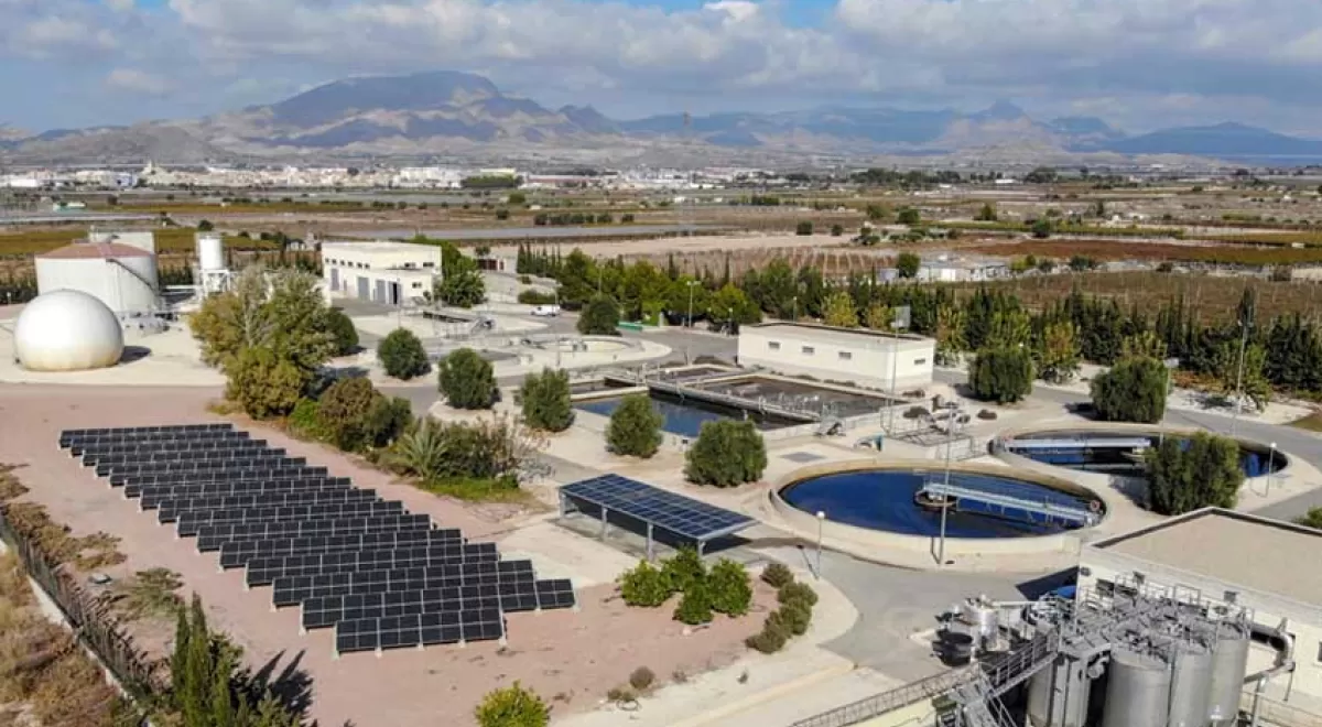 Las placas fotovoltaicas en las depuradoras de la EPSAR reducen 2.200 toneladas de CO2 al año